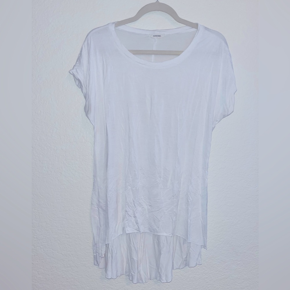Adrienne t-shirt with slit in the back